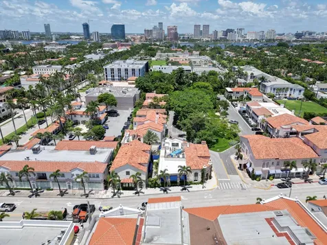 236 Phipps Plaza Palm Beach FL 33480