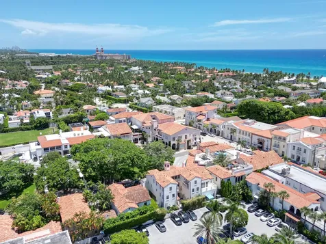 236 Phipps Plaza Palm Beach FL 33480