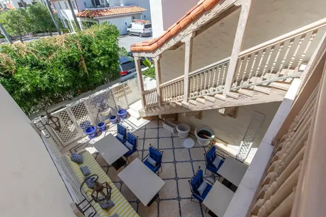 236 Phipps Plaza Palm Beach FL 33480