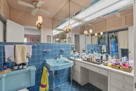241 Via Linda Palm Beach FL 33480