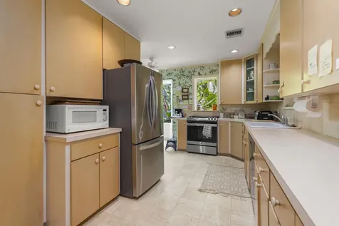 241 Via Linda Palm Beach FL 33480