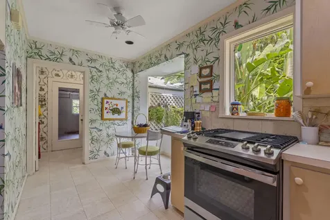 241 Via Linda Palm Beach FL 33480