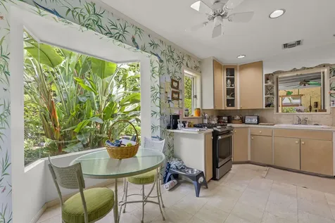 241 Via Linda Palm Beach FL 33480
