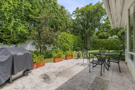 241 Via Linda Palm Beach FL 33480