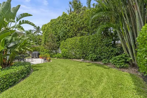241 Via Linda Palm Beach FL 33480