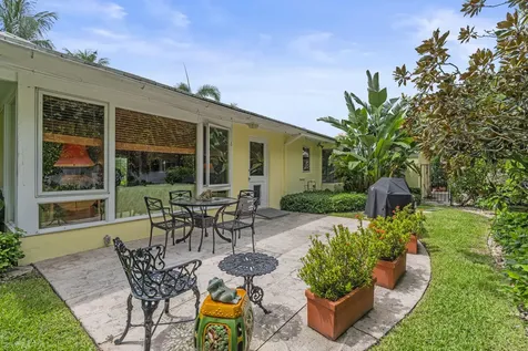 241 Via Linda Palm Beach FL 33480