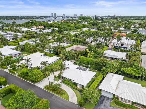 241 Via Linda Palm Beach FL 33480