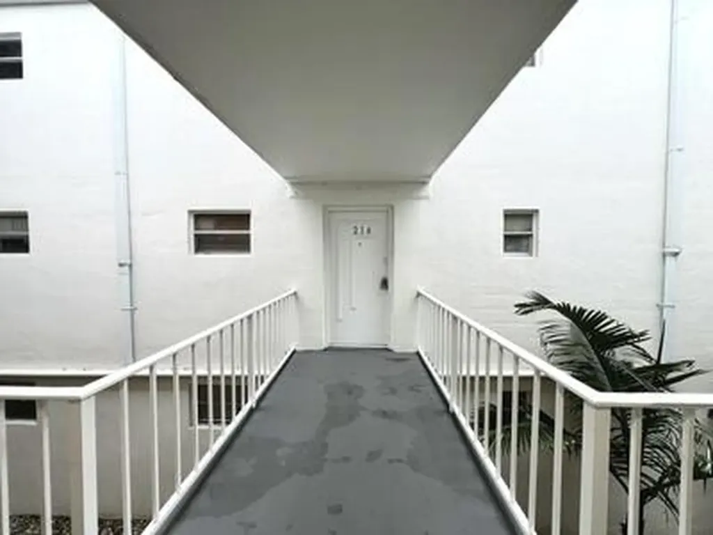 4215 N University Drive Sunrise FL 33351