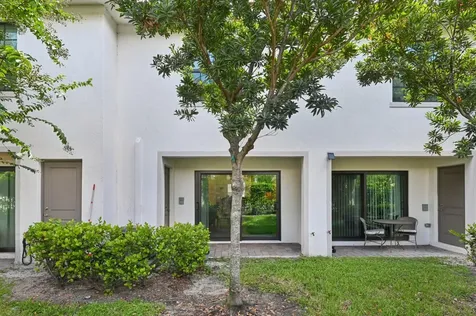 5025 Genove Place Riviera Beach FL 33410