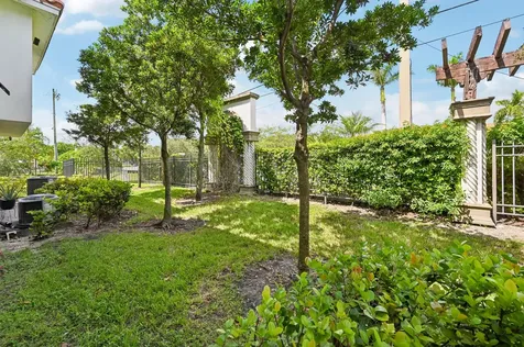 5025 Genove Place Riviera Beach FL 33410