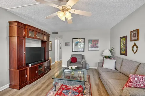 27 Fanshaw A Boca Raton FL 33434