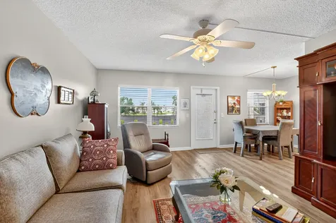 27 Fanshaw A Boca Raton FL 33434
