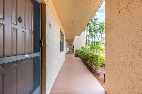 140 Lake Nancy 113 Lane West Palm Beach FL 33411
