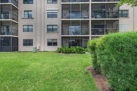 140 Lake Nancy 113 Lane West Palm Beach FL 33411