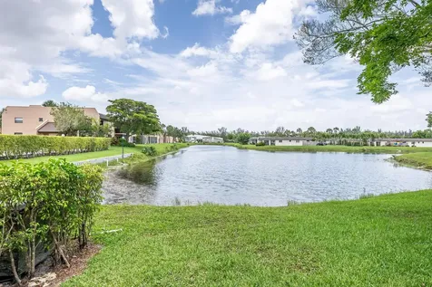 140 Lake Nancy 113 Lane West Palm Beach FL 33411