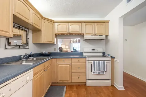 140 Lake Nancy 113 Lane West Palm Beach FL 33411