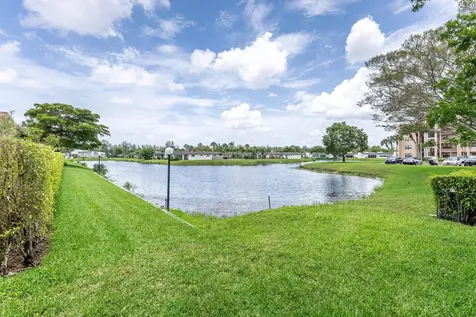 140 Lake Nancy 113 Lane West Palm Beach FL 33411