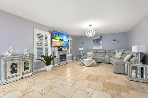 6124 Nw Butterfly Orchid Place Port Saint Lucie FL 34986
