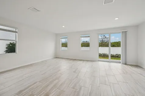 568 Salisbury Circle Fort Pierce FL 34982