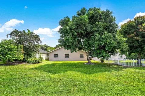 790 Clearbrook Park Circle Delray Beach FL 33445