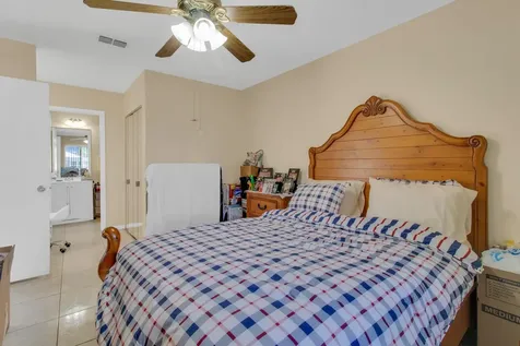 5617 Blue Shadows Court Orlando FL 32811