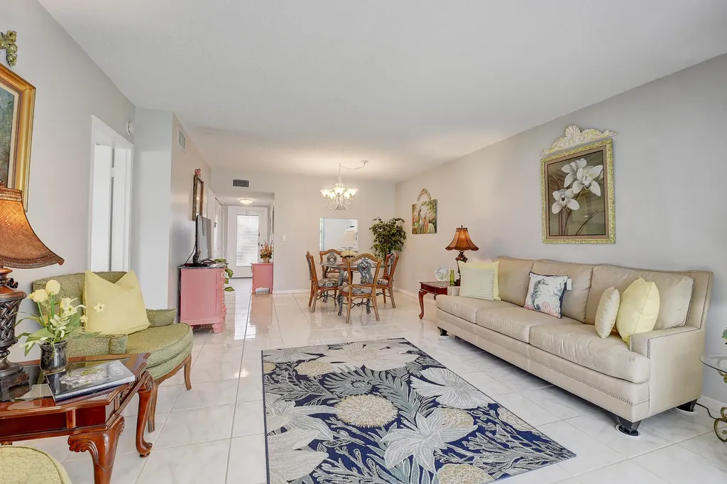 5 Abbey Lane Delray Beach FL 33446