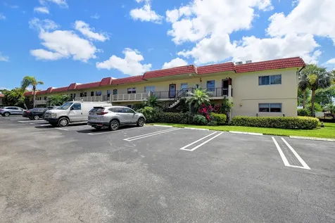 5 Abbey Lane Delray Beach FL 33446