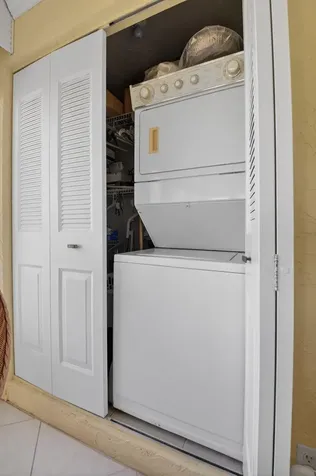 5221 Privet Place Delray Beach FL 33484