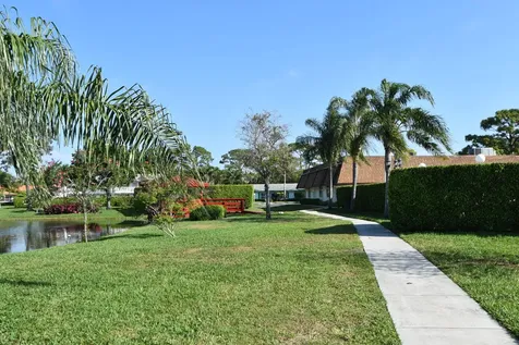 5221 Privet Place Delray Beach FL 33484
