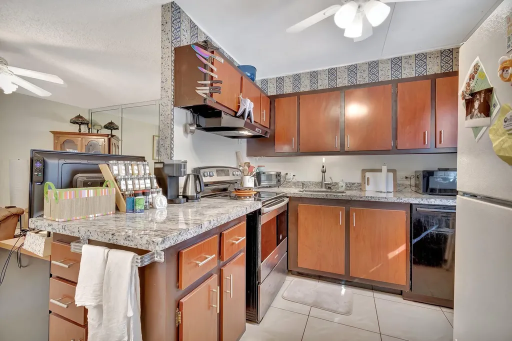 116 Mansfield C Boca Raton FL 33434