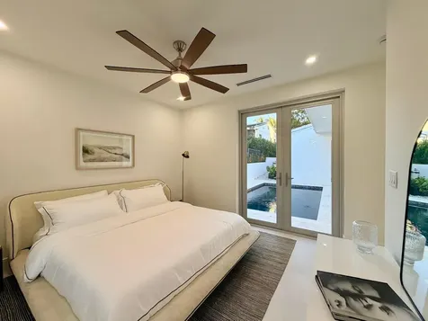 2330 Lake Avenue West Palm Beach FL 33401