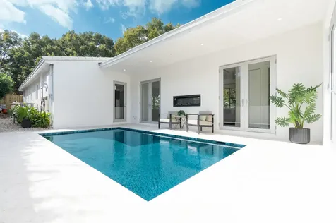 2330 Lake Avenue West Palm Beach FL 33401
