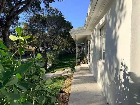 2330 Lake Avenue West Palm Beach FL 33401