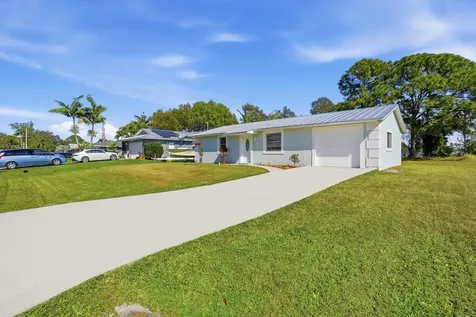 381 Nw Curtis Street Port Saint Lucie FL 34983