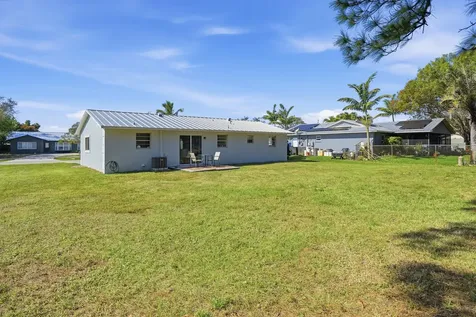381 Nw Curtis Street Port Saint Lucie FL 34983