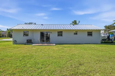 381 Nw Curtis Street Port Saint Lucie FL 34983