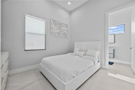 1201 Mandarin Isle Fort Lauderdale FL 33315