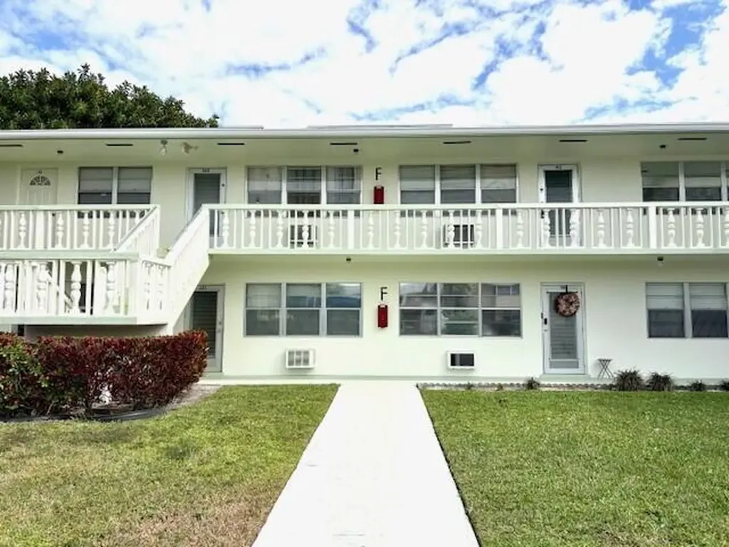 142 Salisbury F West Palm Beach FL 33417