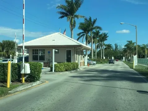 142 Salisbury F West Palm Beach FL 33417