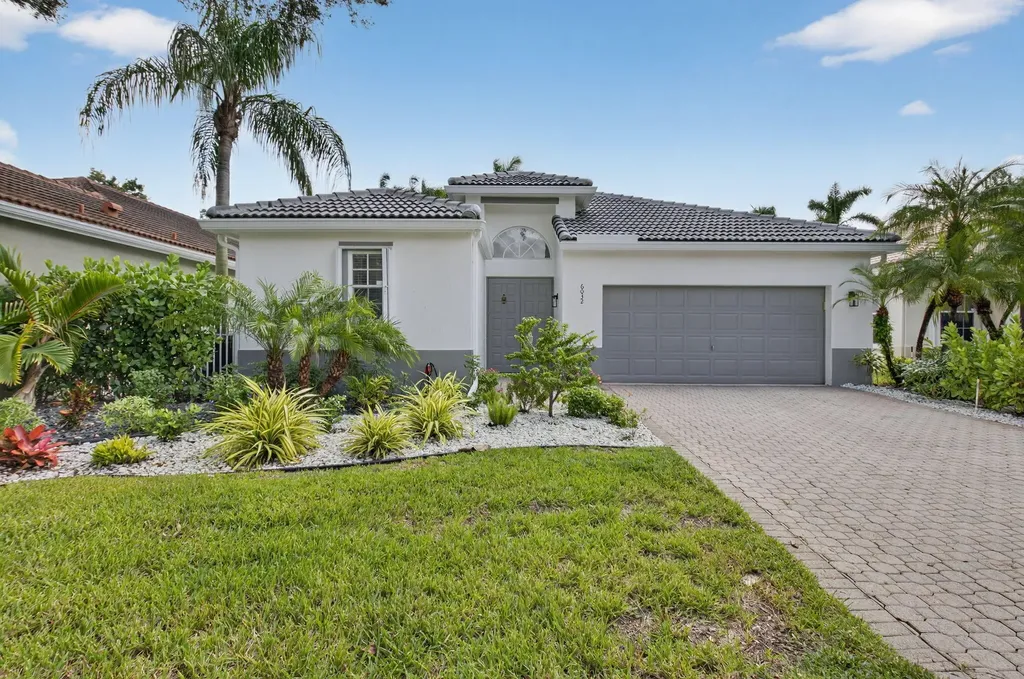 6032 Rossmoor Lakes Court Boynton Beach FL 33437