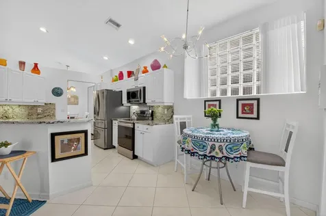 6032 Rossmoor Lakes Court Boynton Beach FL 33437
