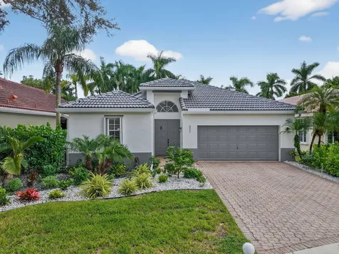 6032 Rossmoor Lakes Court Boynton Beach FL 33437