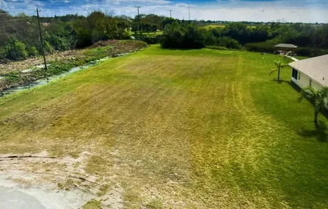 1560 SE 23rd Street Okeechobee FL 34974