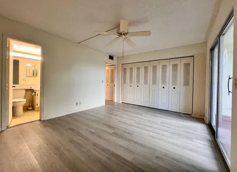 434 Southampton B West Palm Beach FL 33417