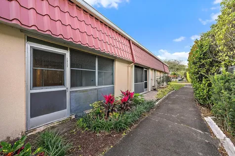 292 Cape Cod Circle Lake Worth FL 33467