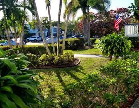 306 Markham Deerfield Beach FL 33442