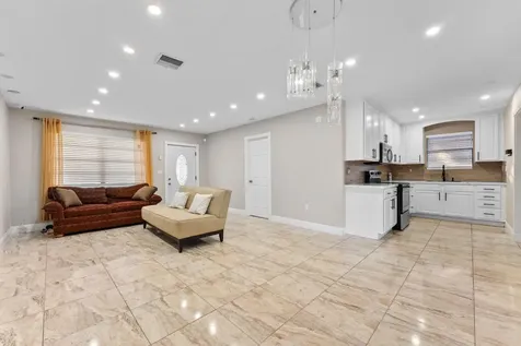 336 Ponte Vedra Road Palm Springs FL 33461