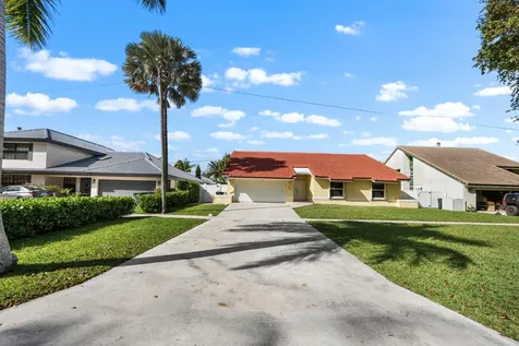 281 N Country Club Boulevard Boca Raton FL 33487