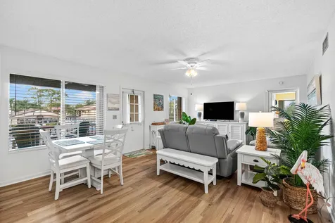 302 Knotty Pine Circle Greenacres FL 33463