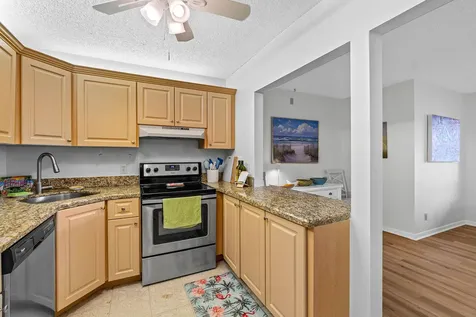 302 Knotty Pine Circle Greenacres FL 33463